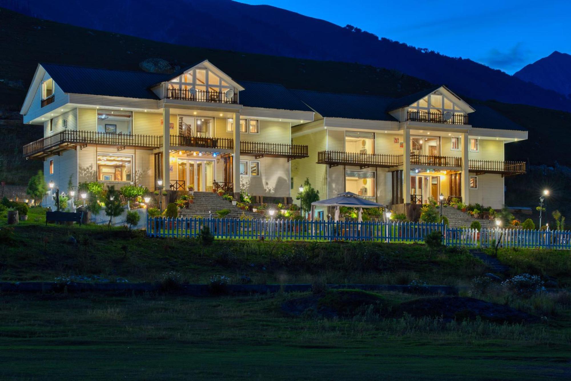 Golden Meadows Hotels & Resorts Sonāmarg Exterior foto